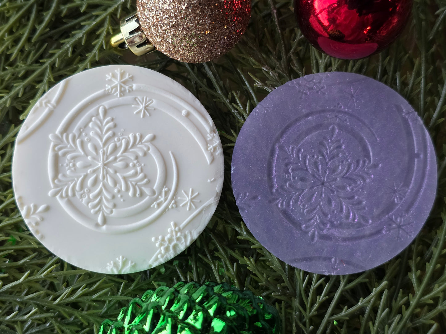 CHRISTMAS PIXIE TOPPERS (2 1/8)